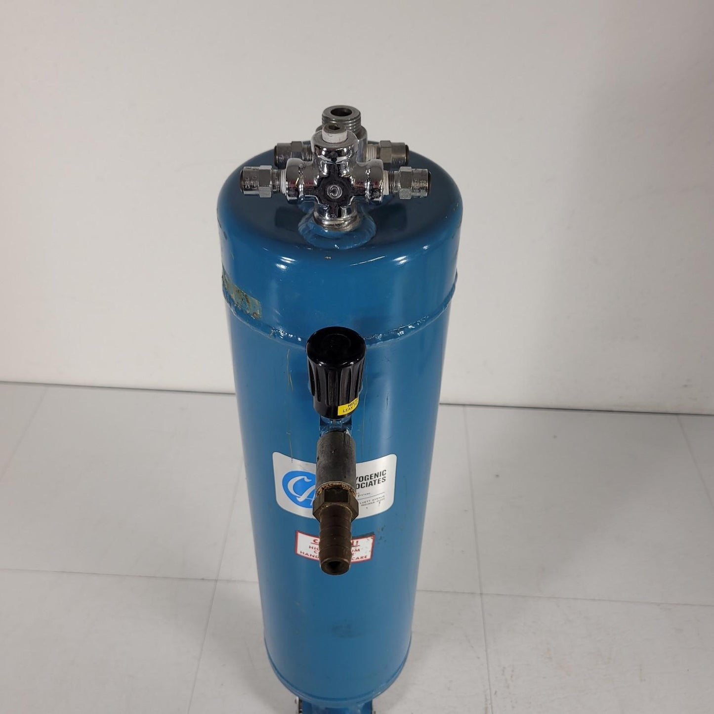 Cryogenic Associates Optical Cryostat High Vacuum Test Chamber HV