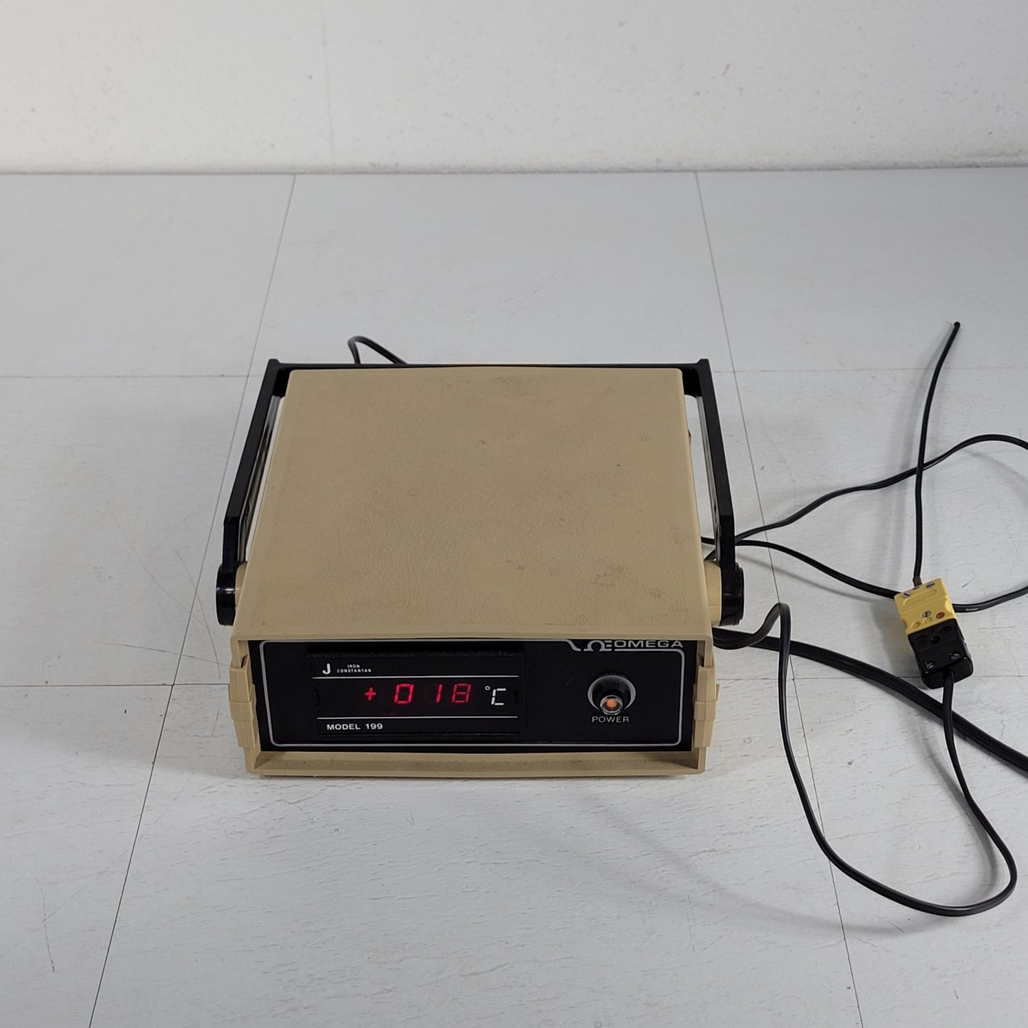TESTED Omega 199-JC-X-X-D5 Precision Digital Thermometer Type J Thermocouple