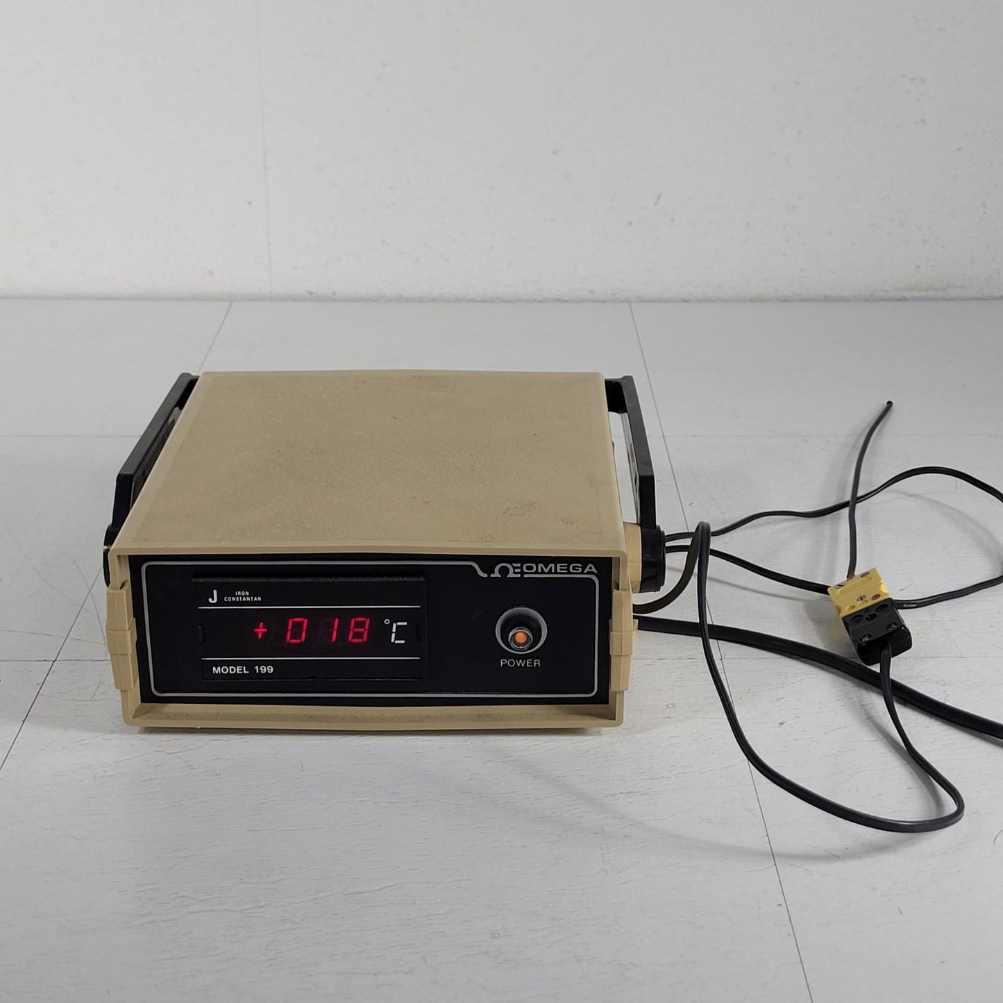 TESTED Omega 199-JC-X-X-D5 Precision Digital Thermometer Type J Thermocouple