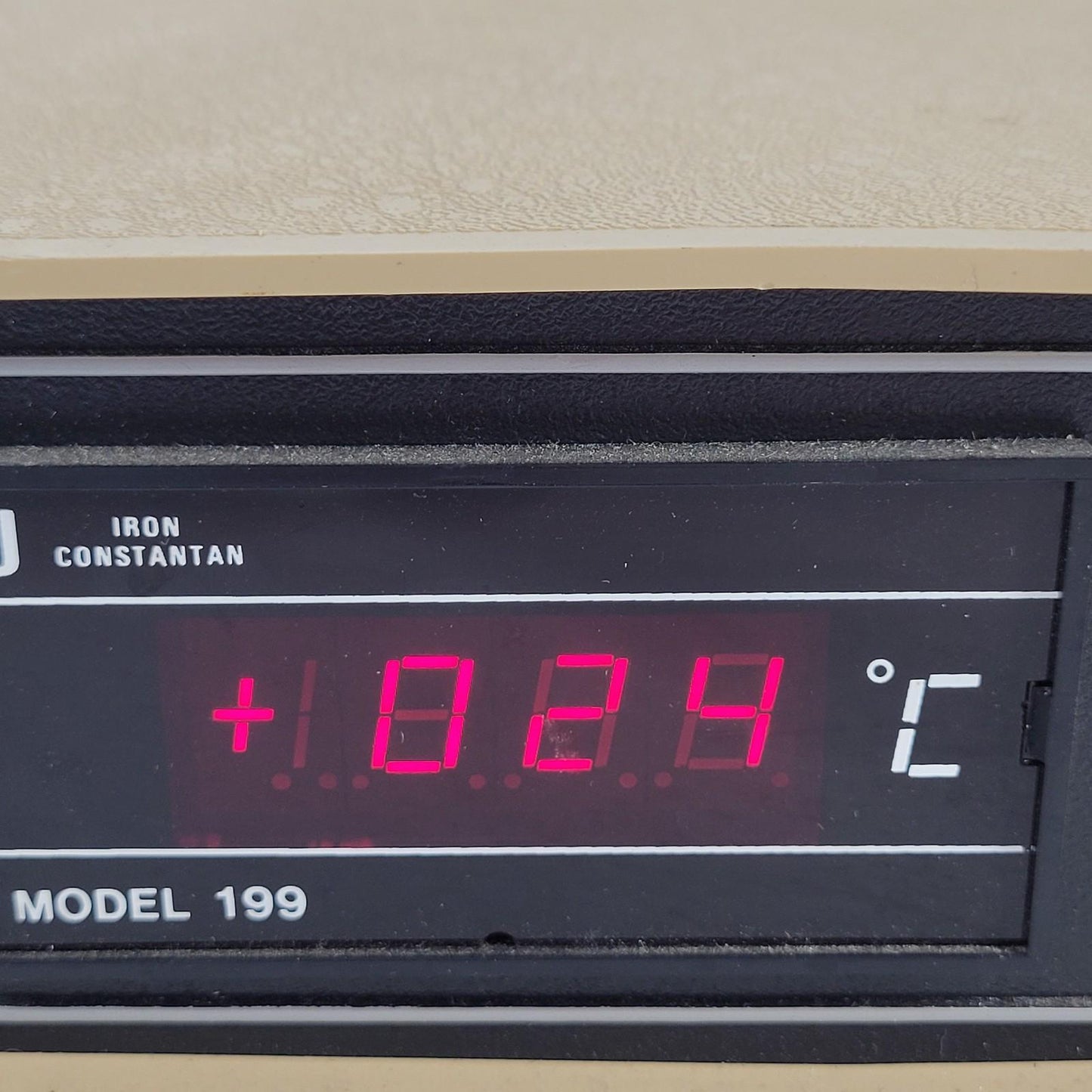 TESTED Omega 199-JC-X-X-D5 Precision Digital Thermometer Type J Thermocouple