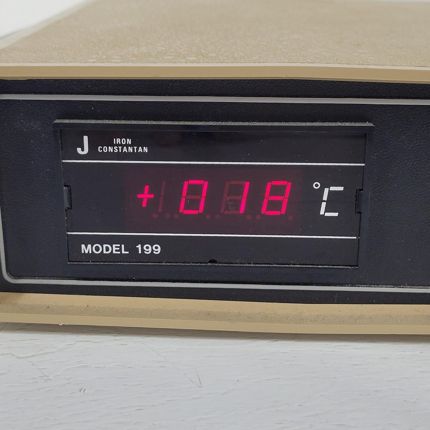 TESTED Omega 199-JC-X-X-D5 Precision Digital Thermometer Type J Thermocouple