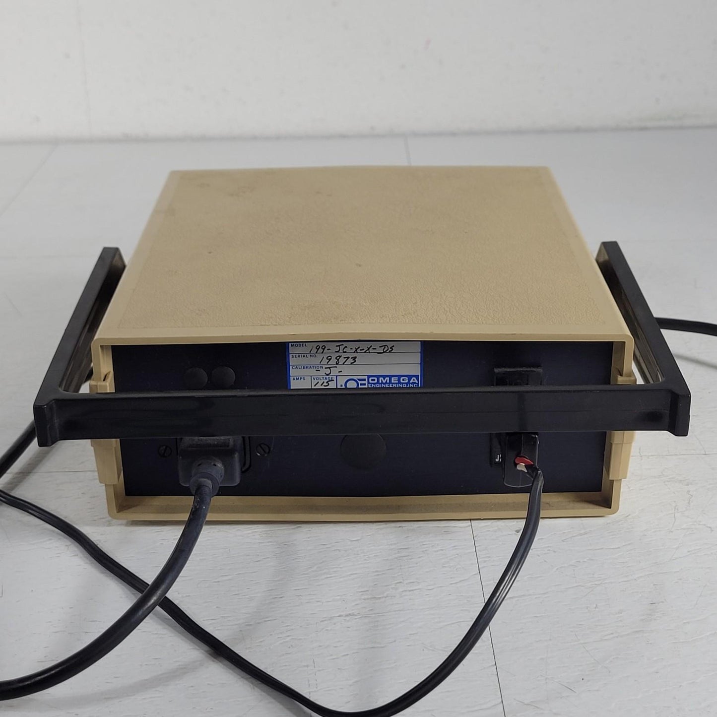TESTED Omega 199-JC-X-X-D5 Precision Digital Thermometer Type J Thermocouple