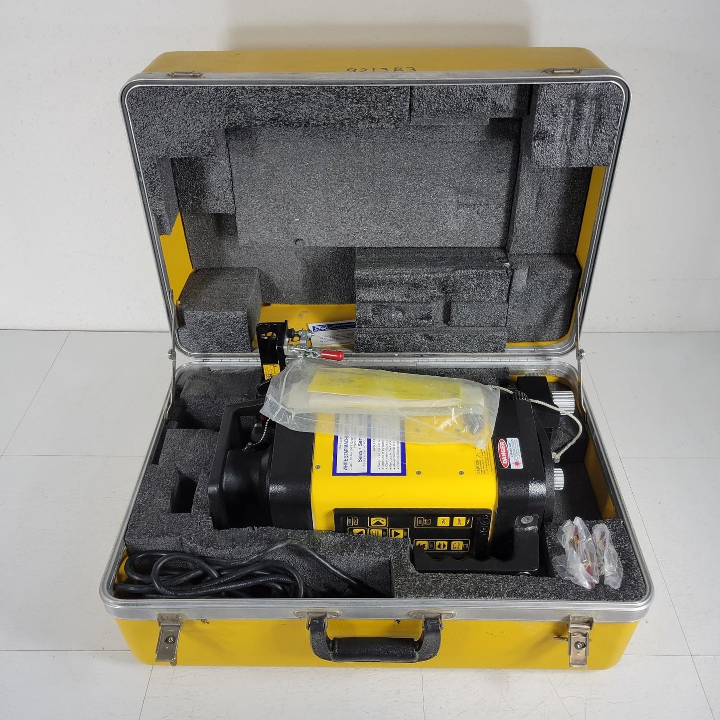 AGL BEAMER 400S Electronic Self-Leveling  HeNe Laser Transmitter 120/240 VAC
