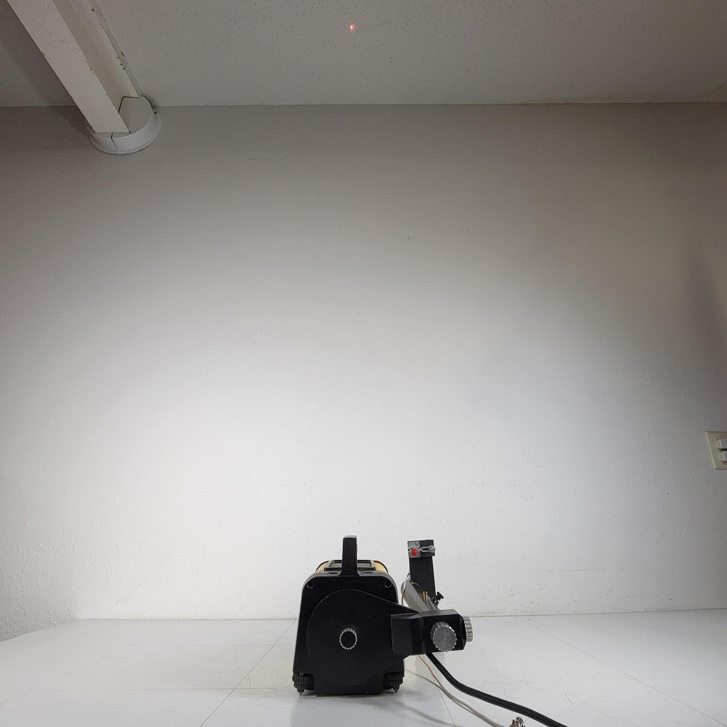 AGL BEAMER 400S Electronic Self-Leveling  HeNe Laser Transmitter 120/240 VAC