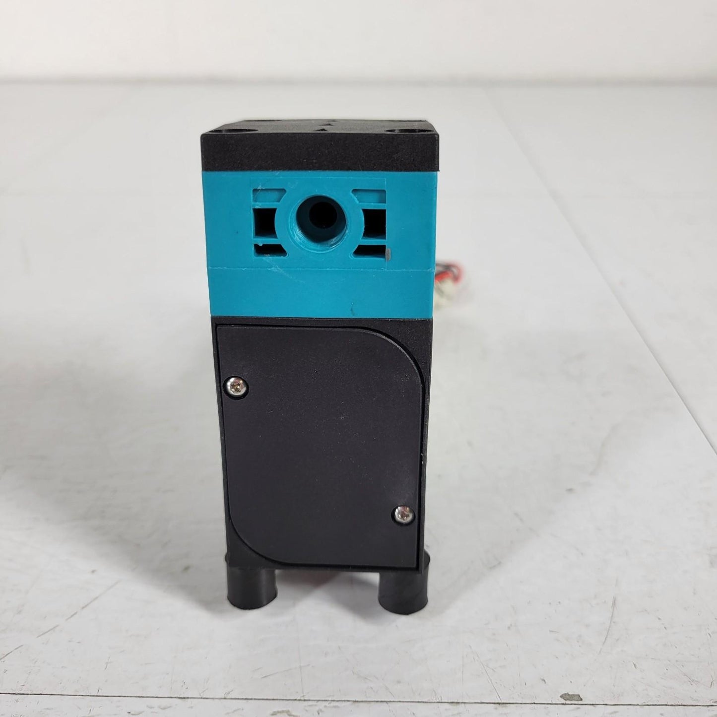 KNF PML2866-NF100 One Way Diaphragm Manifold Liquid Pump 24V 1A 24W Waste Fluid