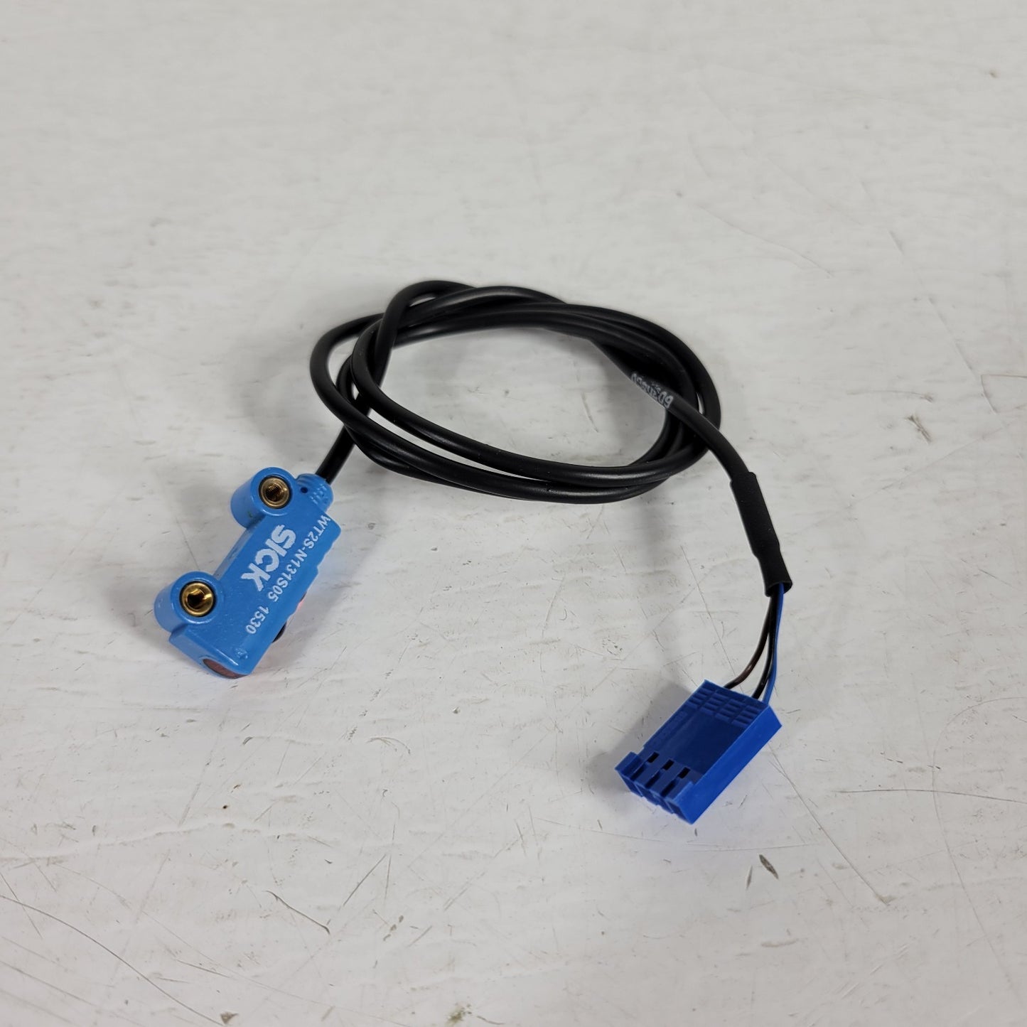 Sick WT2S-N131S05 Proximity Sensor High Precision 3 pin 0.5m Cable Screw Mount