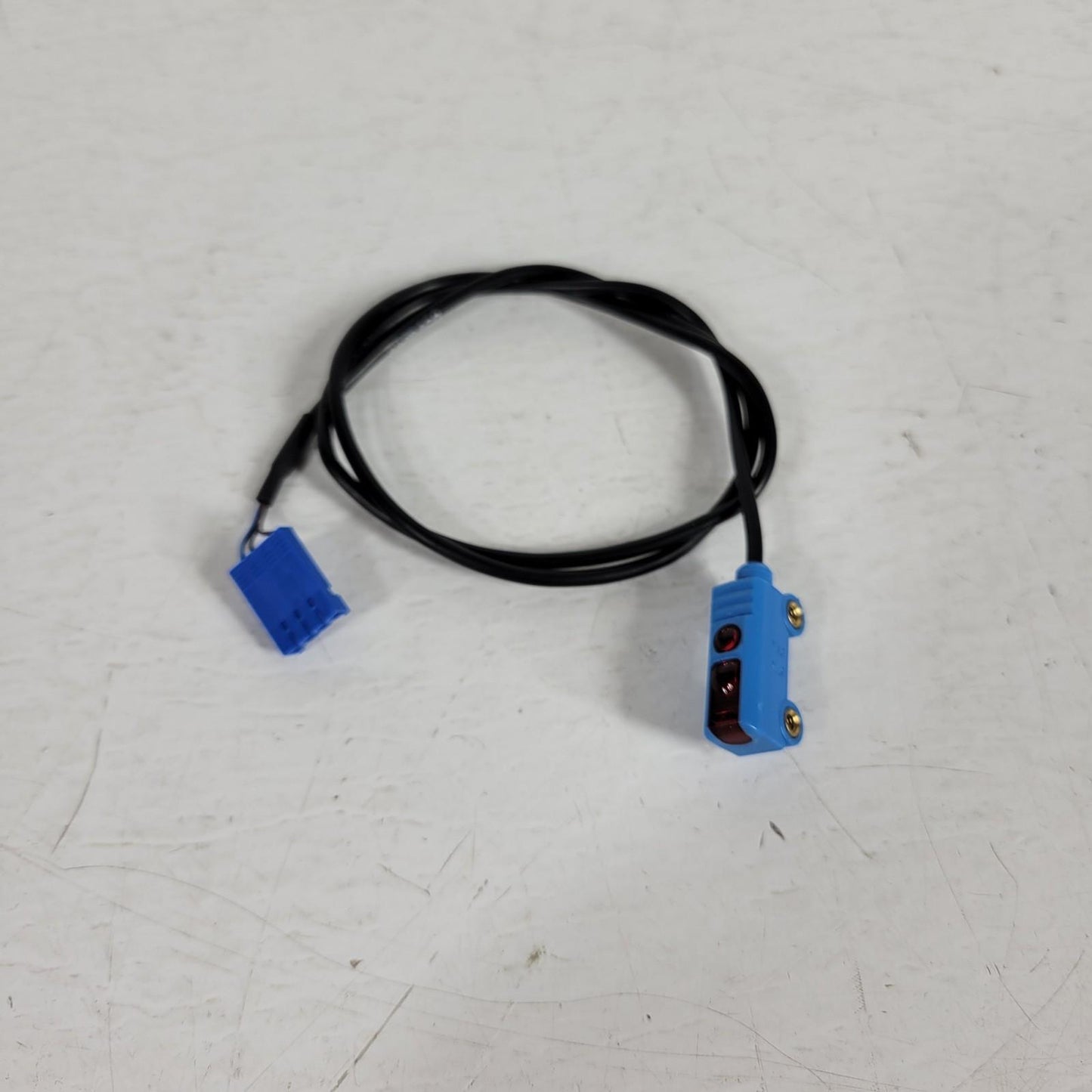 Sick WT2S-N131S05 Proximity Sensor High Precision 3 pin 0.5m Cable Screw Mount