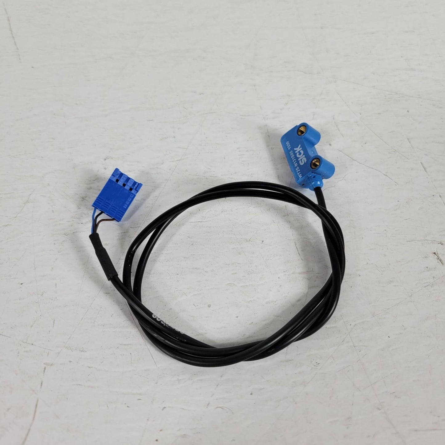 Sick WT2S-N131S05 Proximity Sensor High Precision 3 pin 0.5m Cable Screw Mount