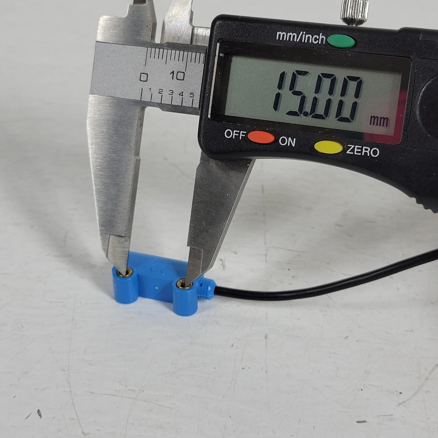 Sick WT2S-N131S05 Proximity Sensor High Precision 3 pin 0.5m Cable Screw Mount