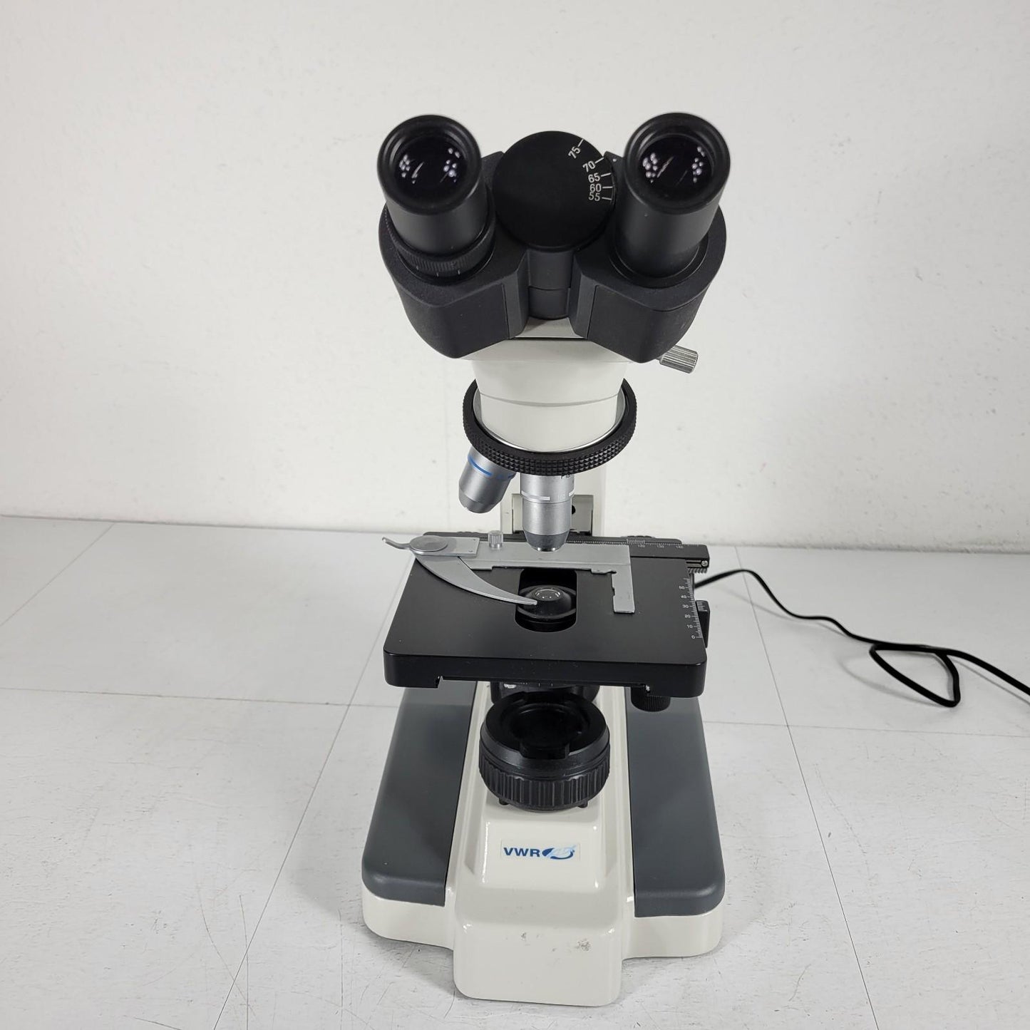 VWR Compound Laboratory Microscope 89404-470 w/ Two WF10x-20mm Eyepieces, 3x Obj