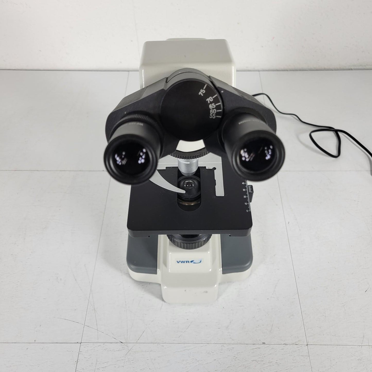 VWR Compound Laboratory Microscope 89404-470 w/ Two WF10x-20mm Eyepieces, 3x Obj