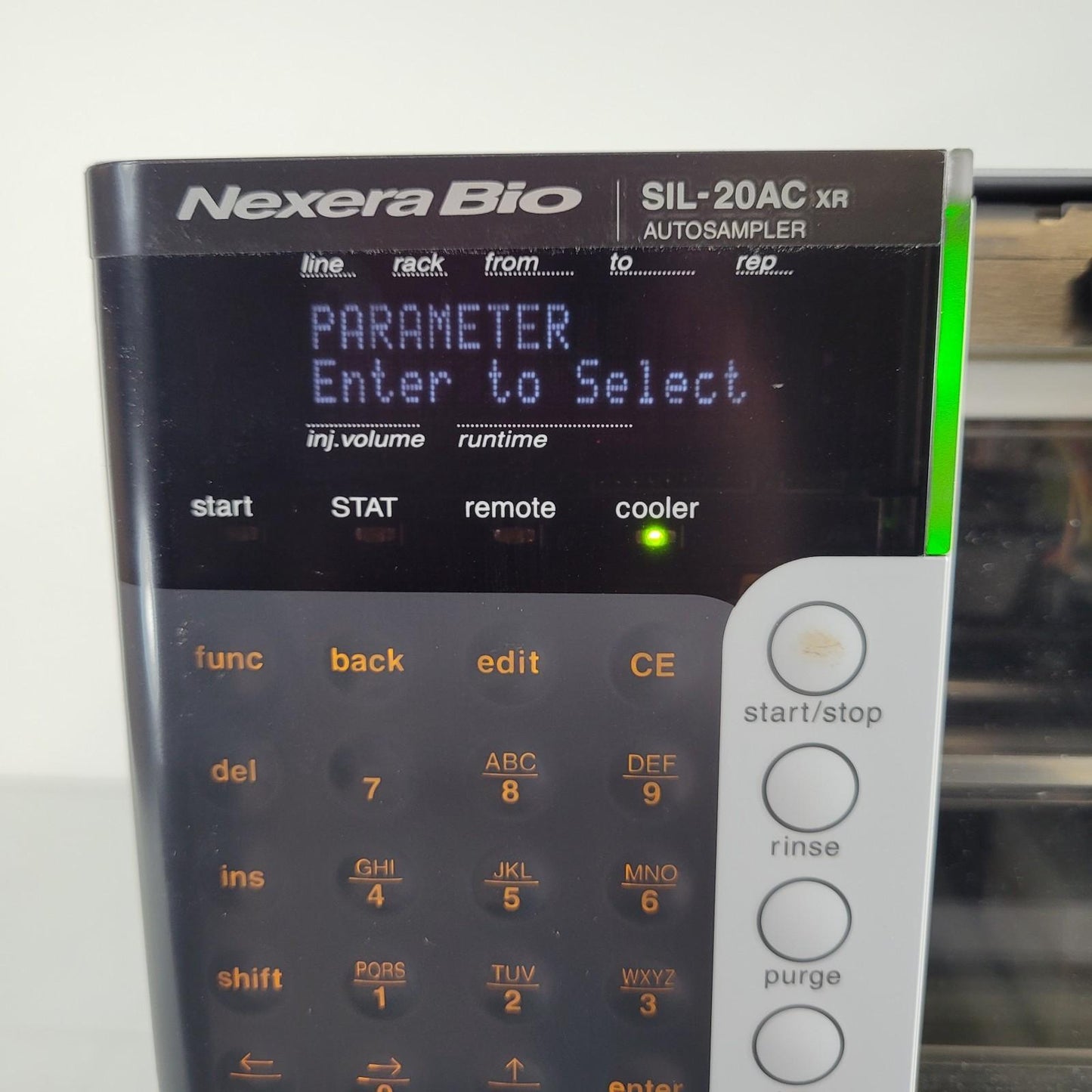 Shimadzu SIL-20ACXR NexeraBio Digital Thermostatted Autosampler Direct Injection