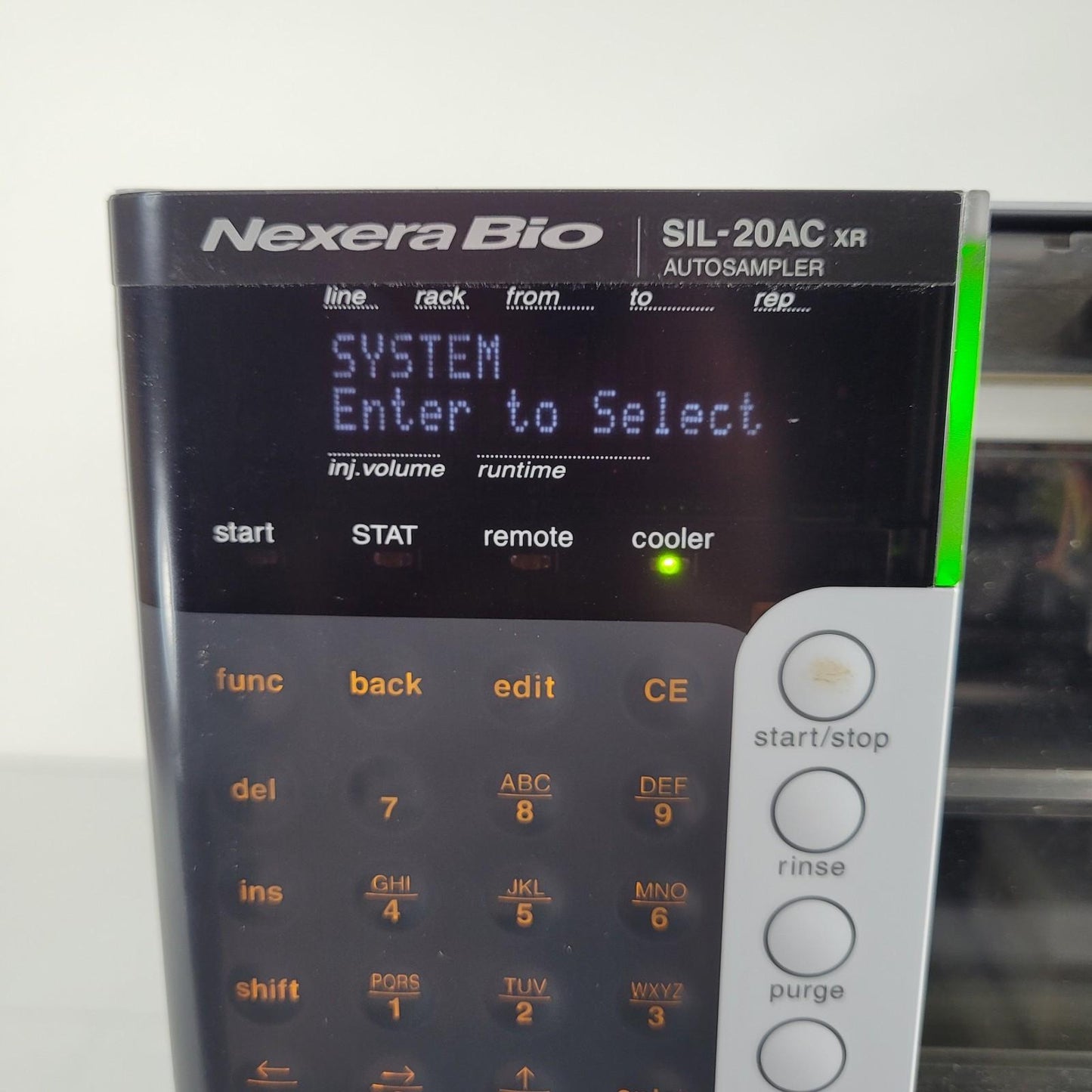 Shimadzu SIL-20ACXR NexeraBio Digital Thermostatted Autosampler Direct Injection
