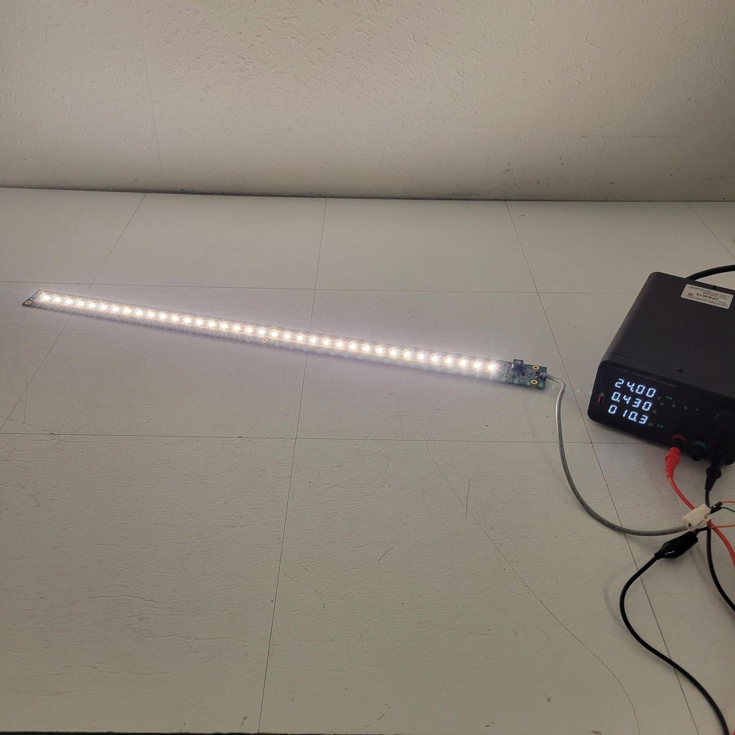 LumiLEDs L235-3580QHLGBAAC0 24V 10W LED Hood Light Board Warm White 2ft Length