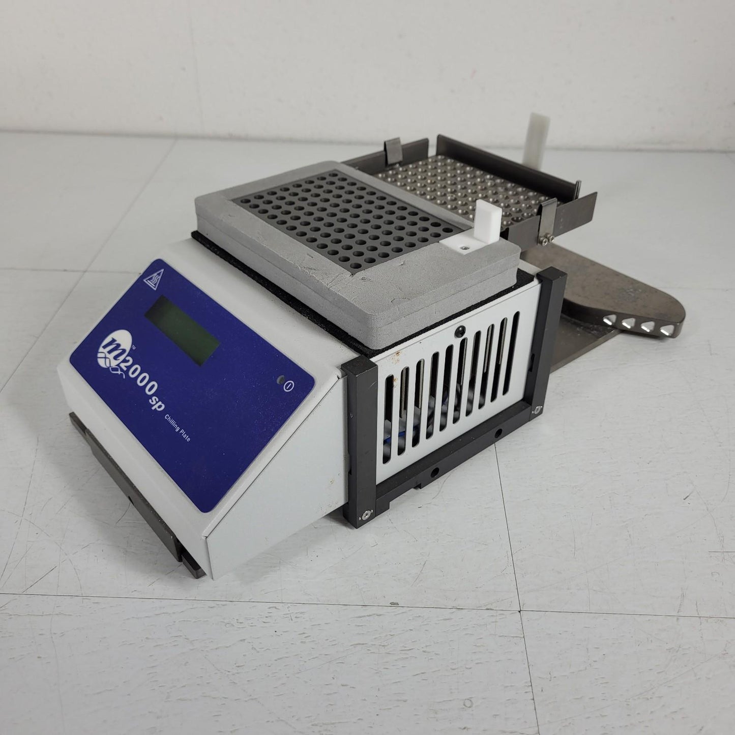 TESTED Abbott M2000SP Chilling Hot Plate 12VDC -10 to +100 Degree C 96 Vial Tray