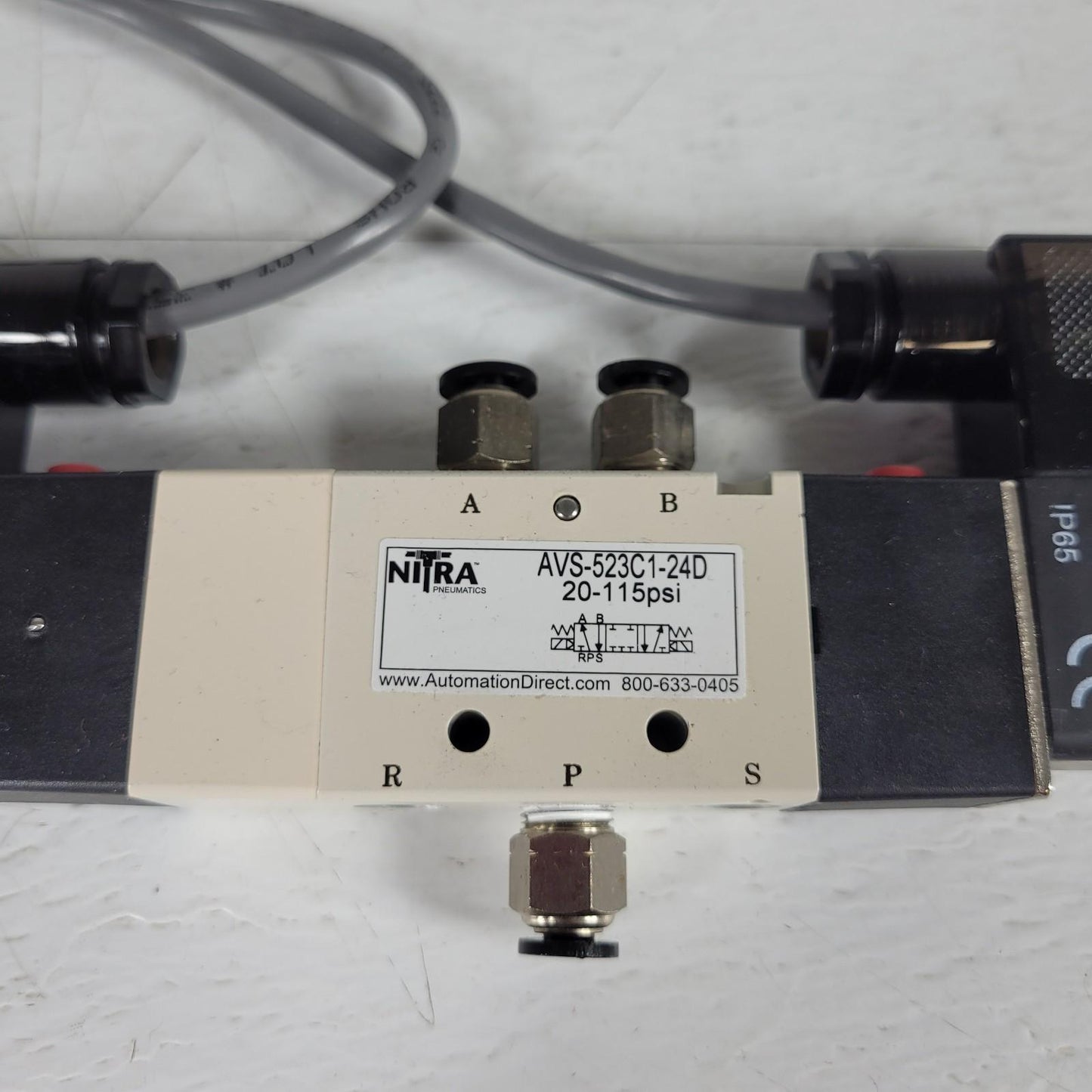 NITRA AVS-533C3-24D Pneumatic Solenoid Valve 5-port 3/8in Female NPT Inlets