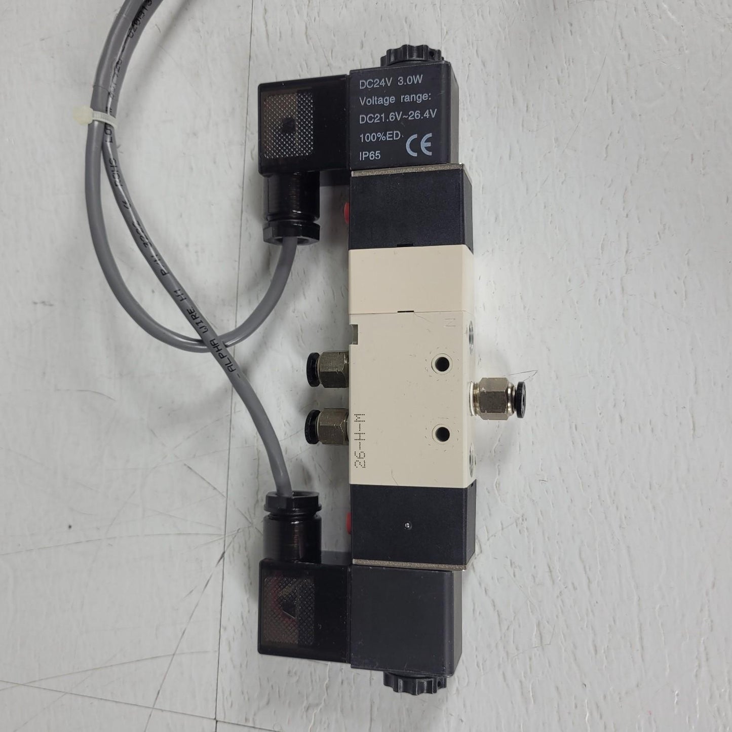 NITRA AVS-533C3-24D Pneumatic Solenoid Valve 5-port 3/8in Female NPT Inlets
