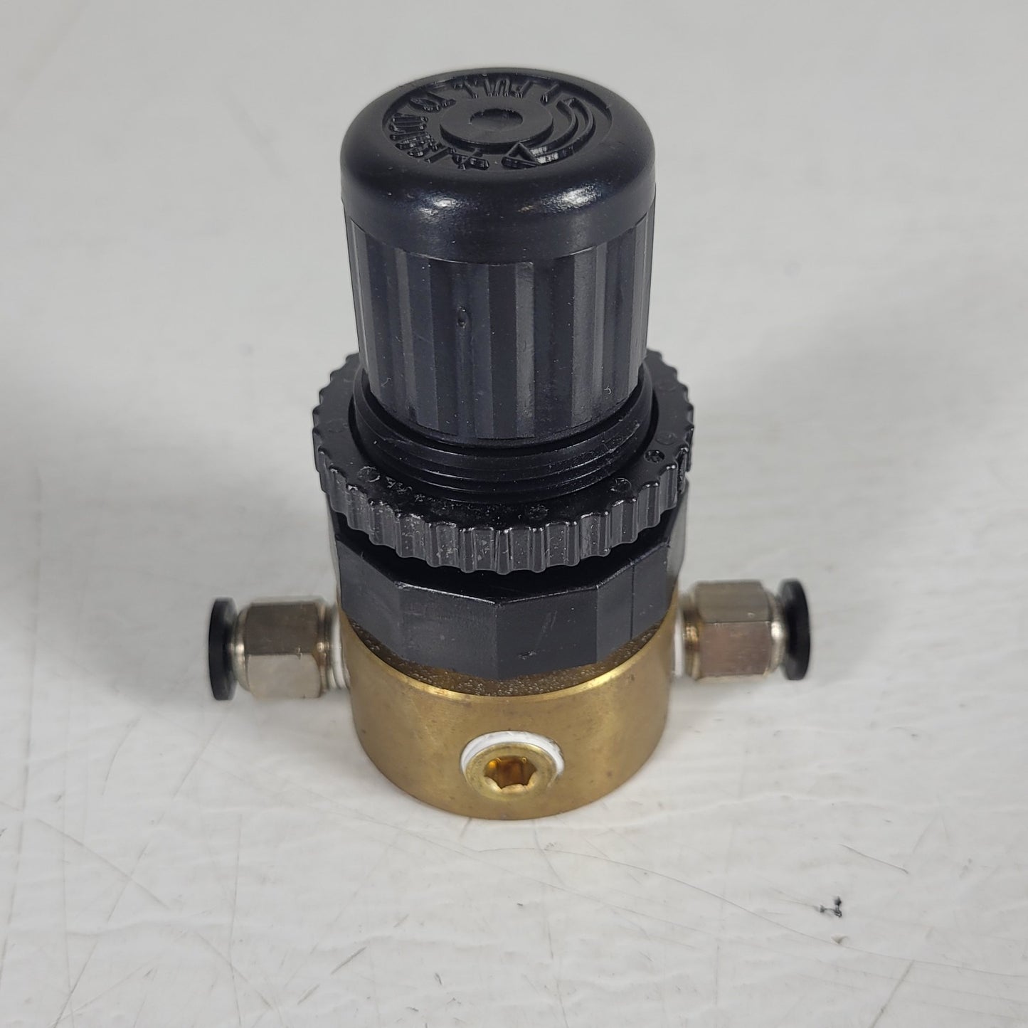 Norgren R06-121-RNEA Pneumatic Regulator 1/8" PFT Plastic Bonnet Brass Body