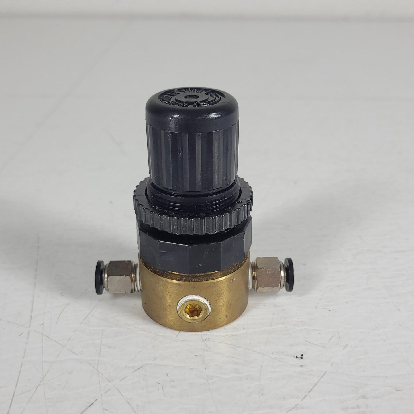 Norgren R06-121-RNEA Pneumatic Regulator 1/8" PFT Plastic Bonnet Brass Body