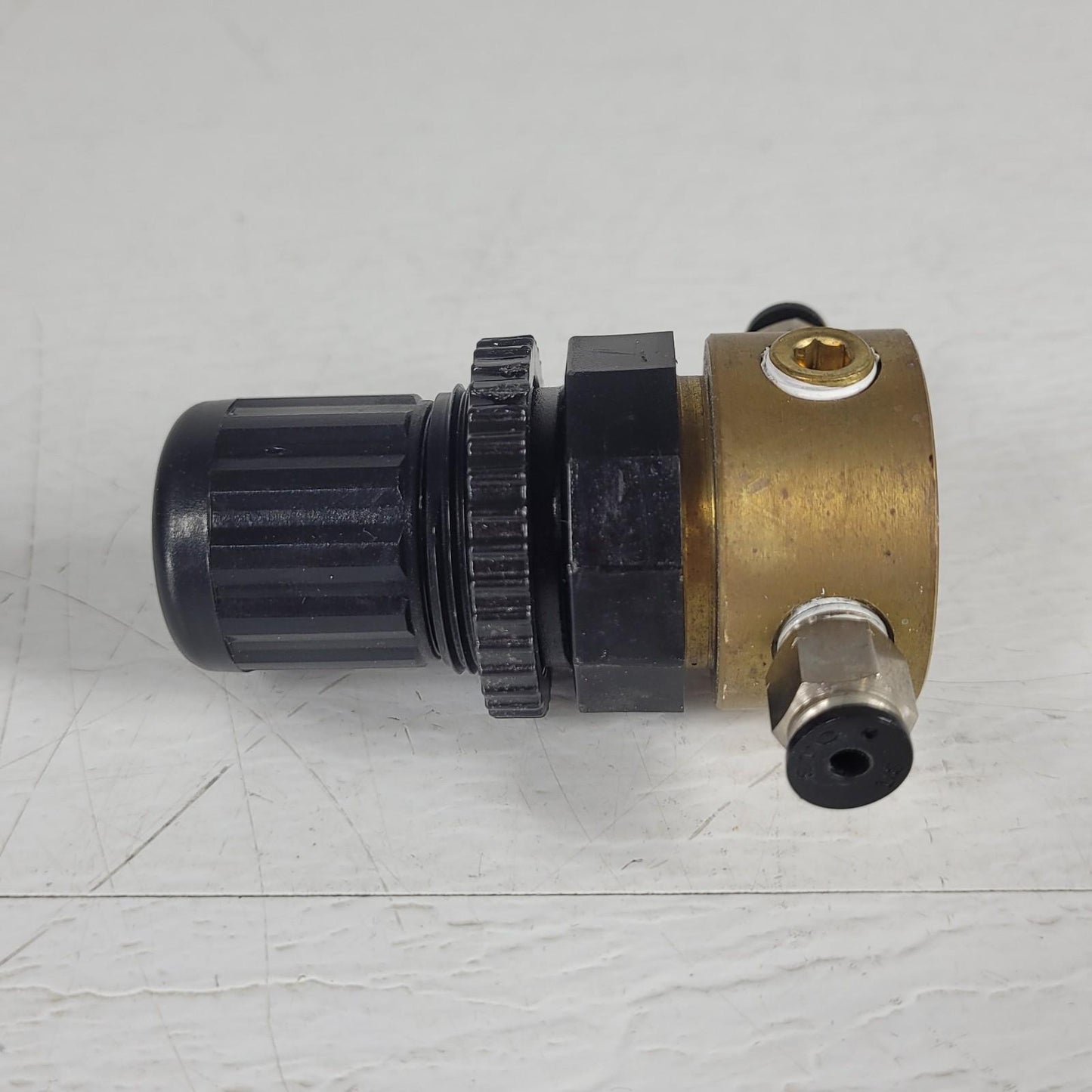 Norgren R06-121-RNEA Pneumatic Regulator 1/8" PFT Plastic Bonnet Brass Body