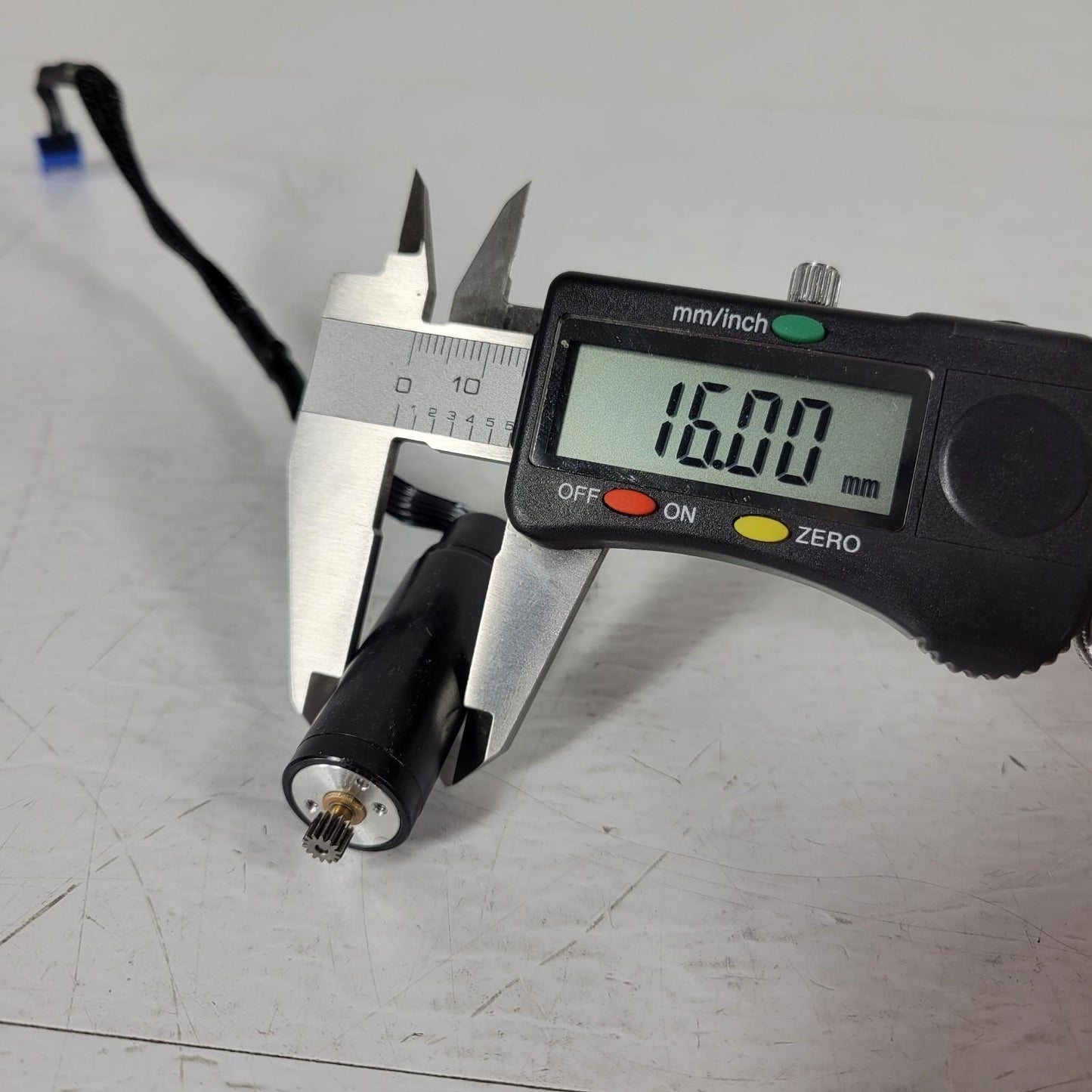 Maxon 30017476.00 317207 High Precision Servo Motor Micro 8 Pin Gear Round Shaft
