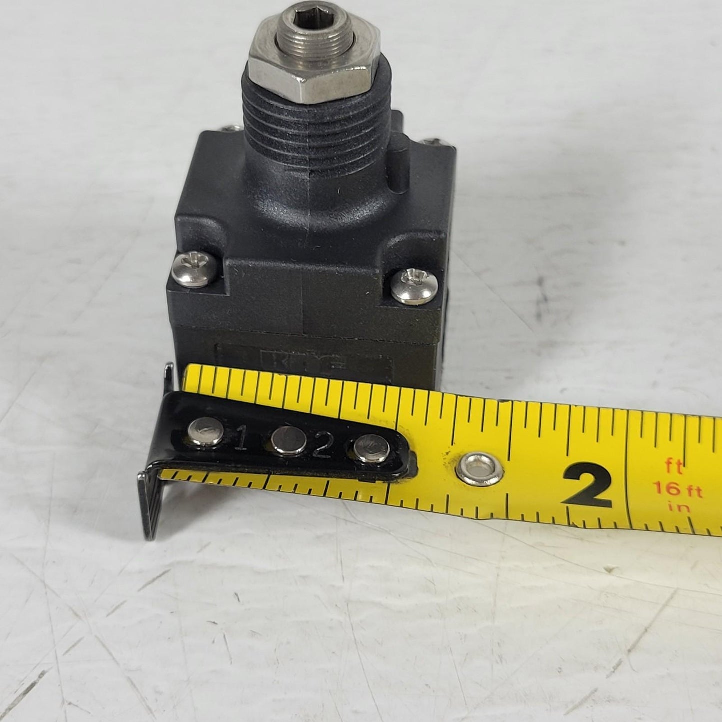 KNF PML2867-FDV30 Differential Pressure Switch 3/8" NPT Threaded Port Hex Adjust