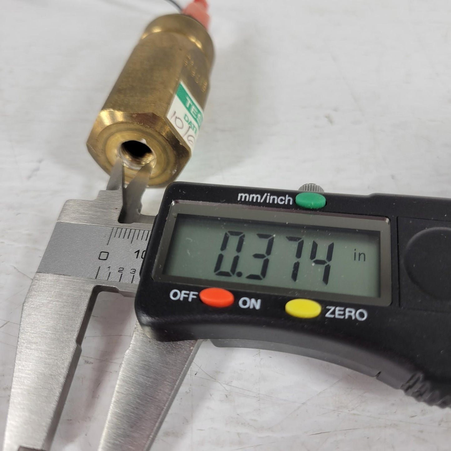 Bruker 270037 P523 Brass Vacuum Switch Two Wire 3/8" NPT Vacuum Roughing Gauge