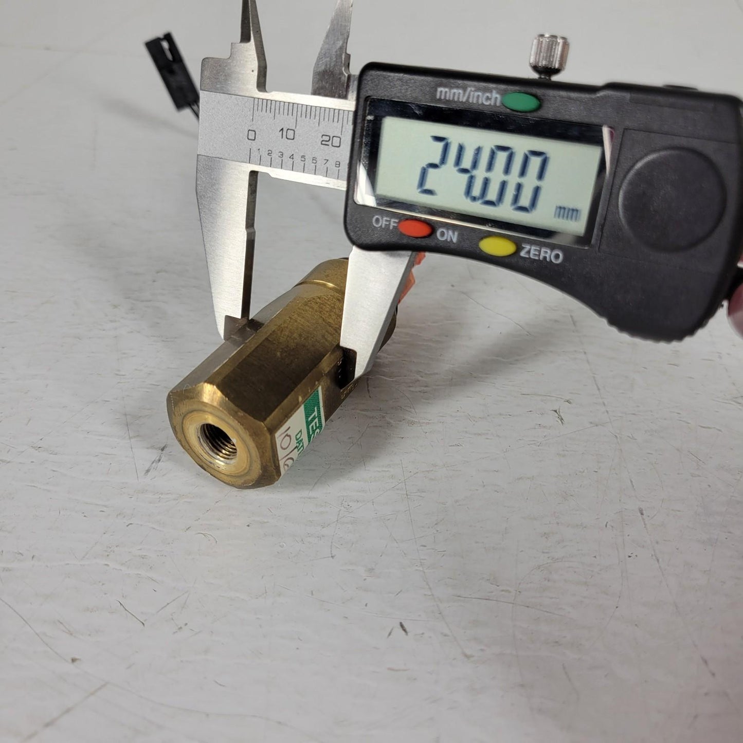Bruker 270037 P523 Brass Vacuum Switch Two Wire 3/8" NPT Vacuum Roughing Gauge