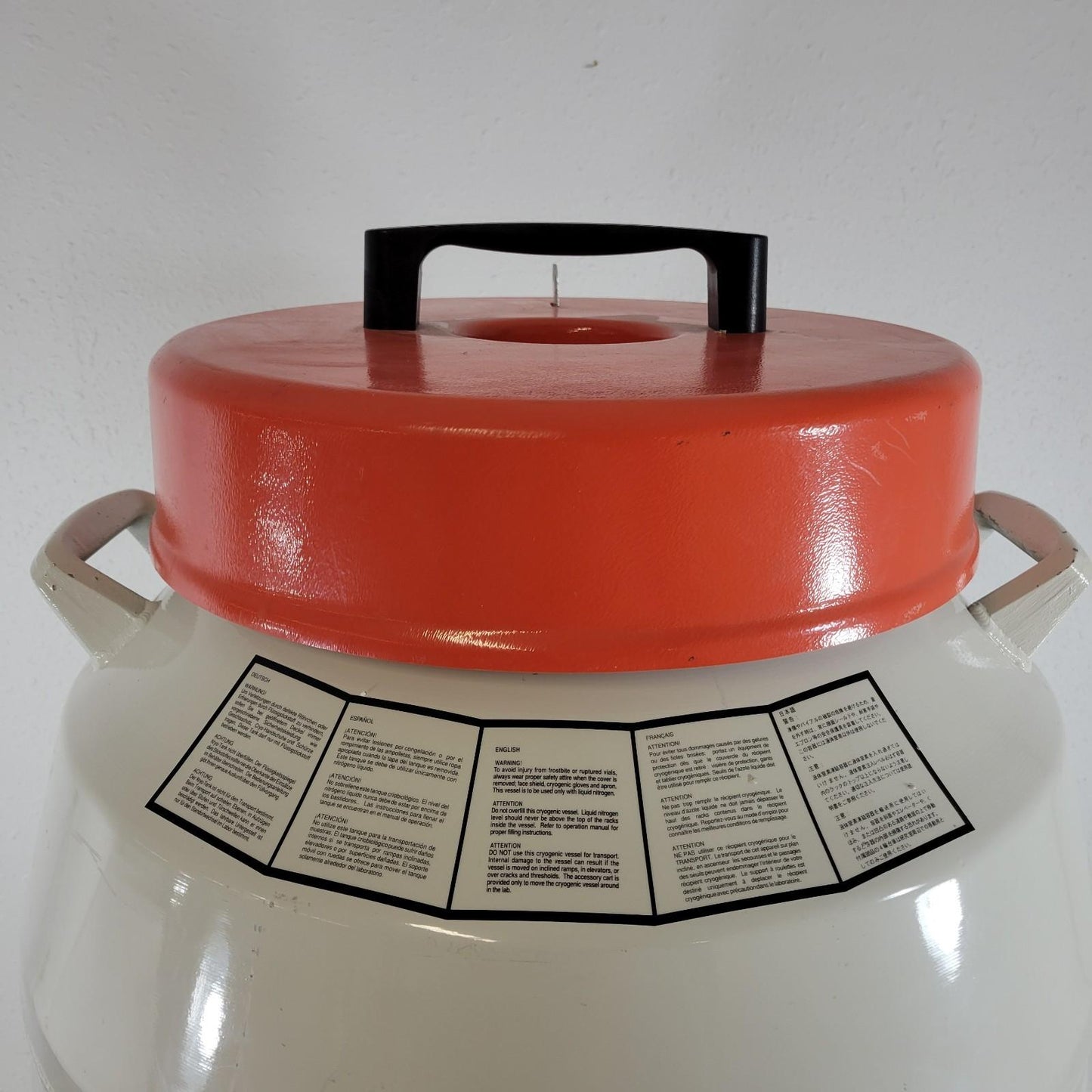 Thermolyne Locator 4 Cryochamber Biological Storage Tank Liquid Nitrogen LN2