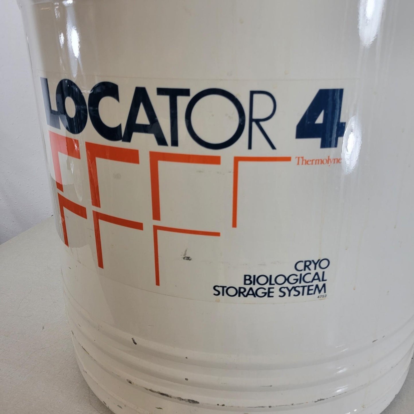 Thermolyne Locator 4 Cryochamber Biological Storage System Tank Liquid Nitrogen