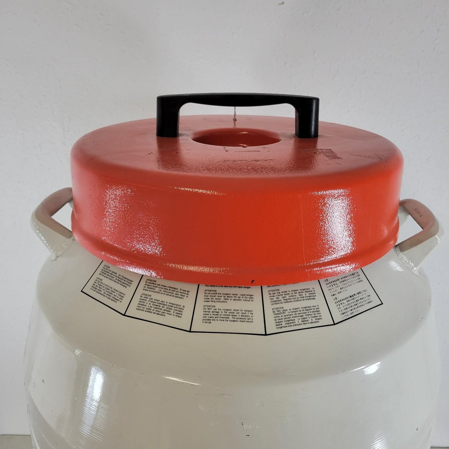 Thermolyne Locator 4 Cryochamber Biological Storage System Tank Liquid Nitrogen
