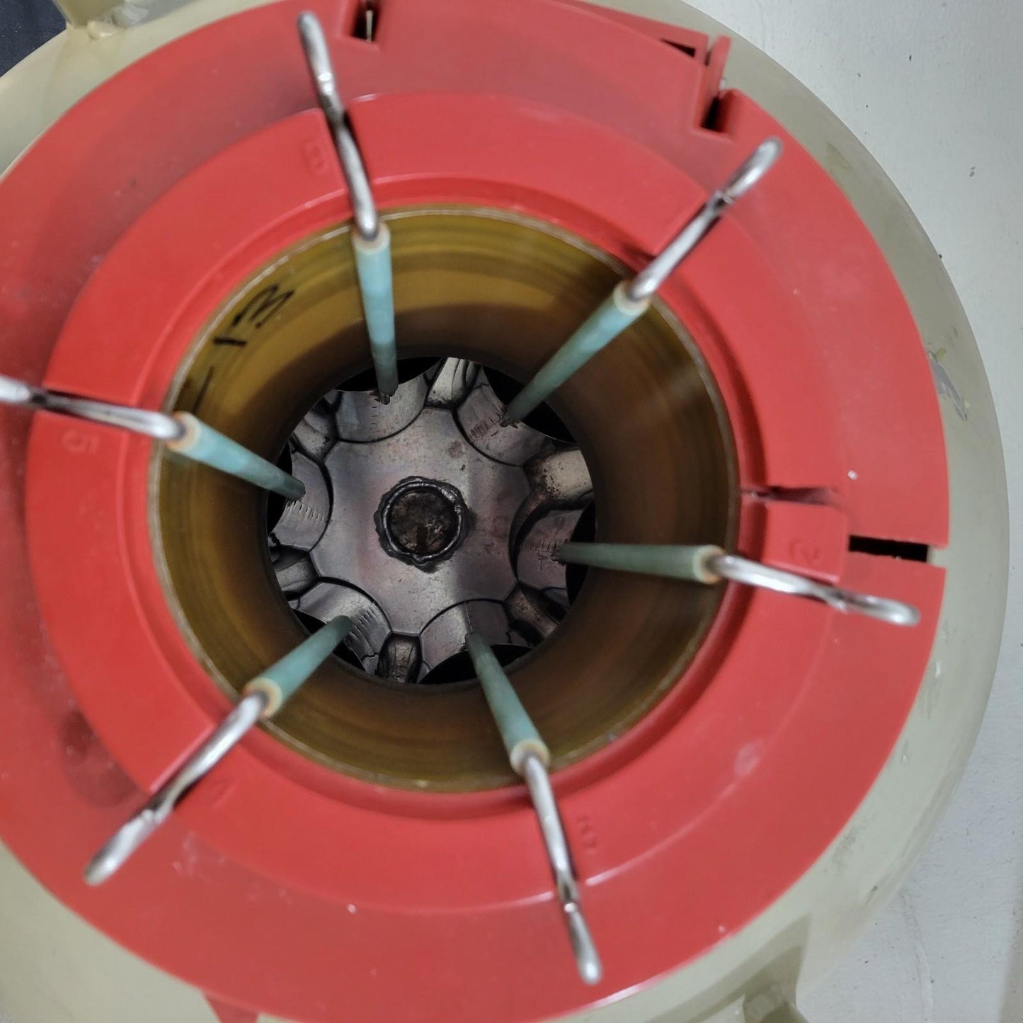MVE Minnesota Valley Engineering XC47/11 Liquid Nitrogen Storage w/ 6x Canisters