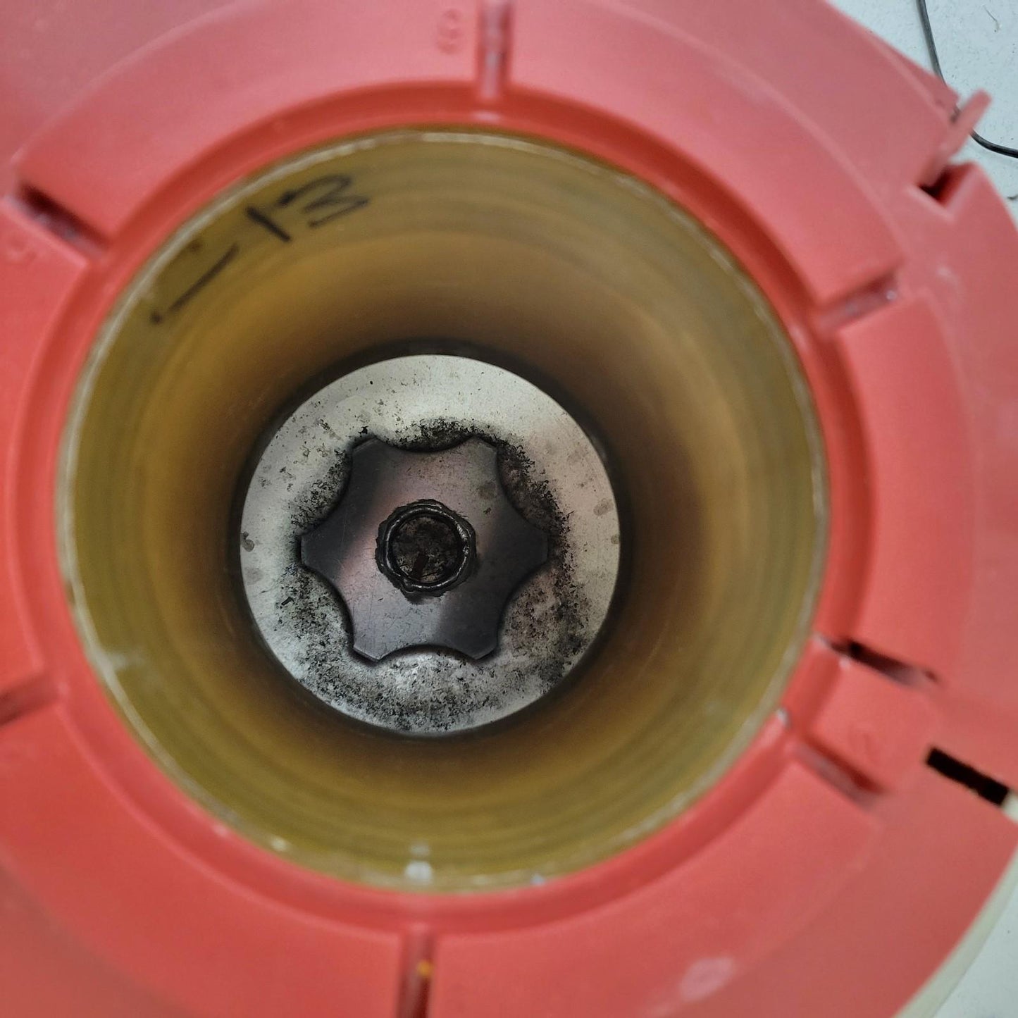 MVE Minnesota Valley Engineering XC47/11 Liquid Nitrogen Storage w/ 6x Canisters