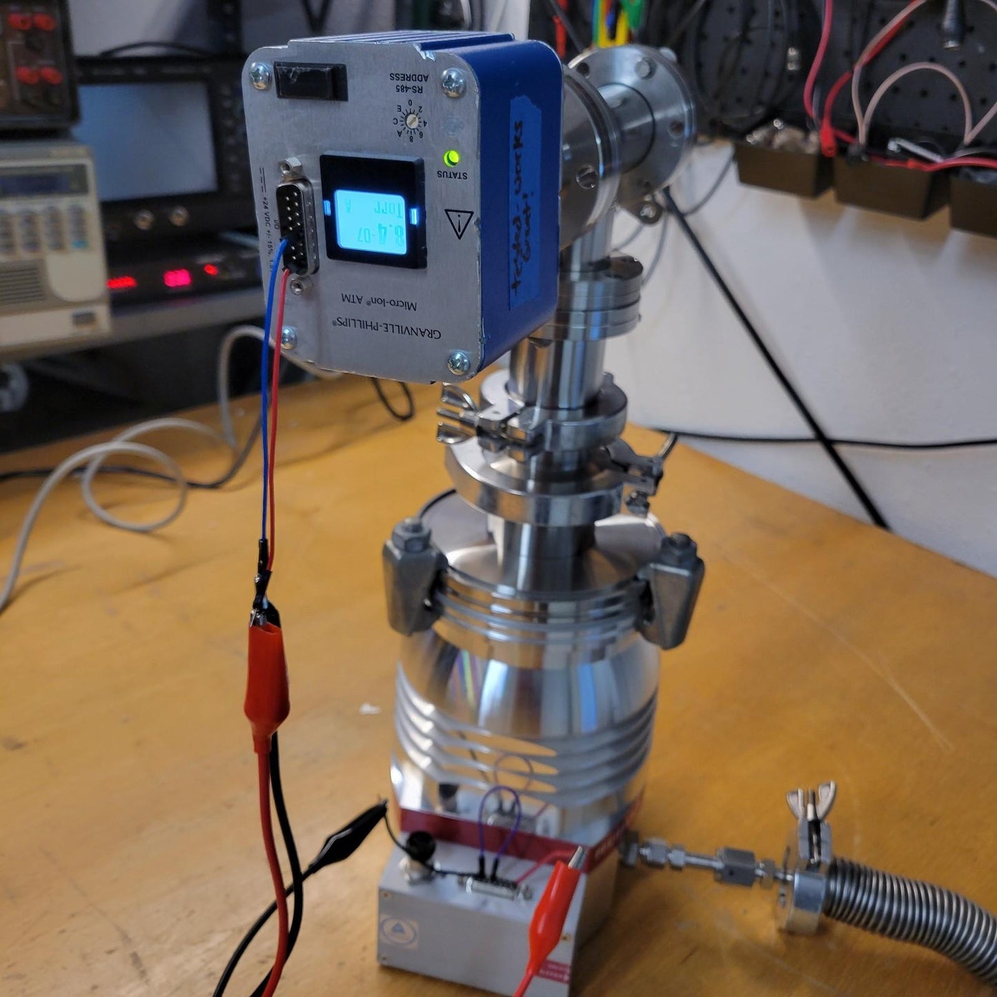 TESTED to 8.4E-7 Torr Pfeiffer HiPace 300 Turbo Pump UHV Ultra High Vacuum TC110