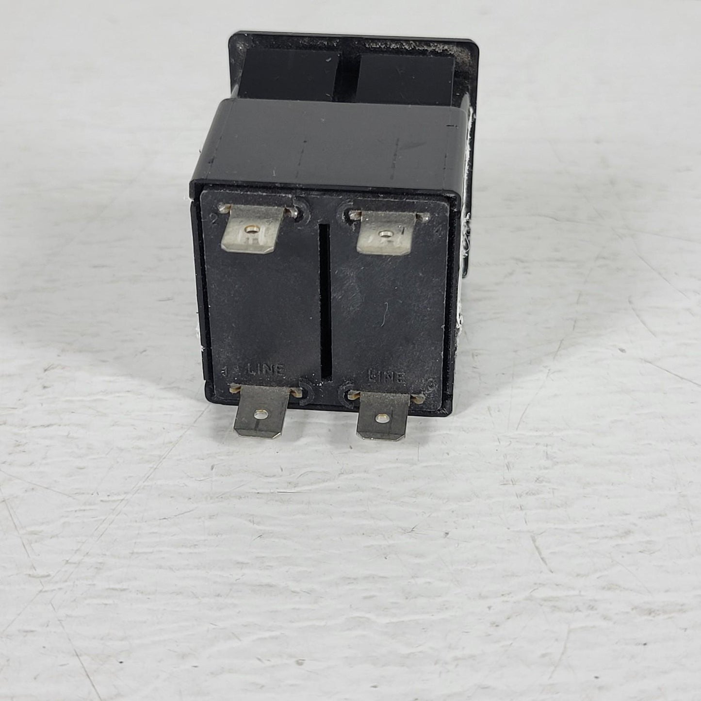 Airpax R21-62F-15.0A-B01CV-V Circuit Breaker Switch 15A 250V 500A Peak Current
