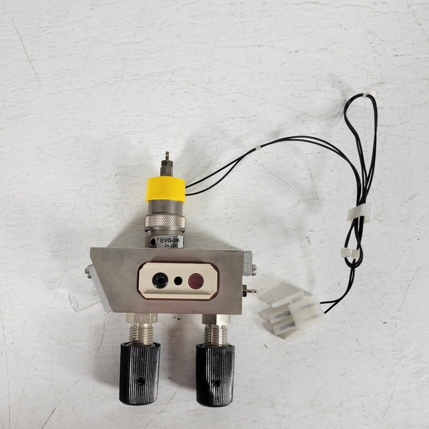Clippard EVO-3M-24 VDC Pneumatic Valve Block Precision Adjusting Manifold 1/16"