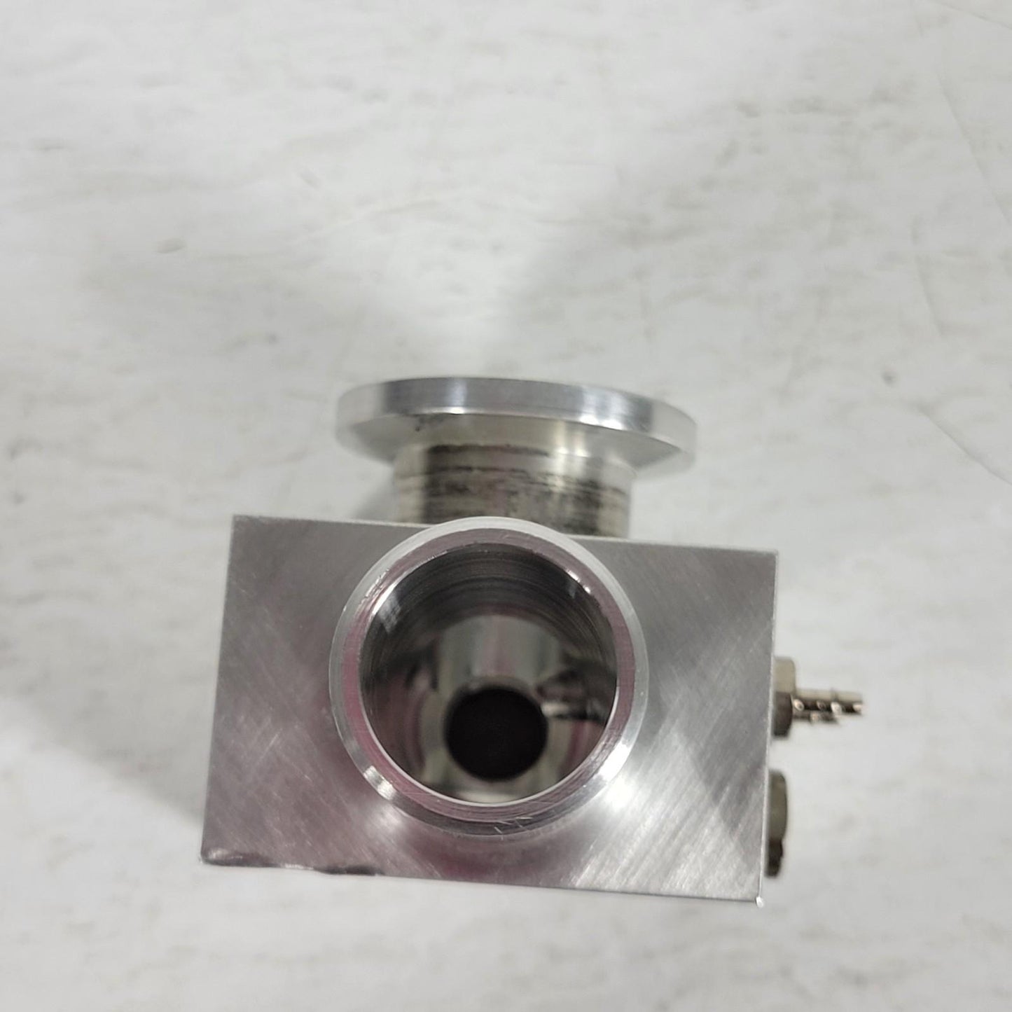 Varian 4000MS Cal Gas Vacuum Mixing Manifold KF/NW16 to 3/4" Hose to 1/16" UHV