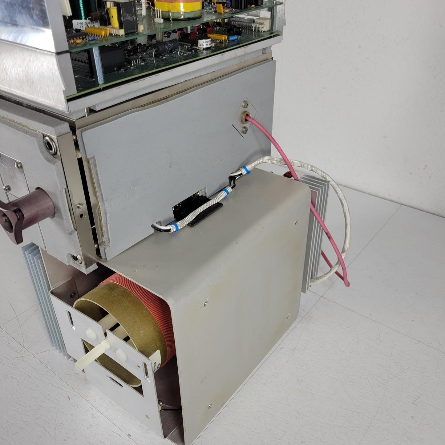 Varian 4000MS Spectrometer Chamber and Ion Detector Assembly 03-931230-01 UHV