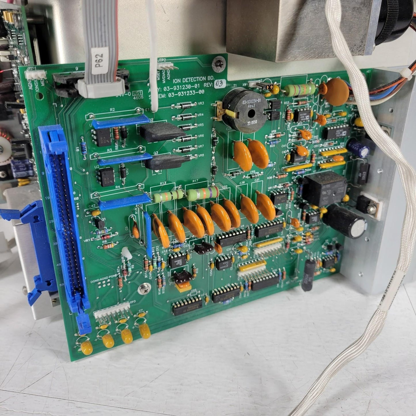 Varian 4000MS Spectrometer Chamber and Ion Detector Assembly 03-931230-01 UHV