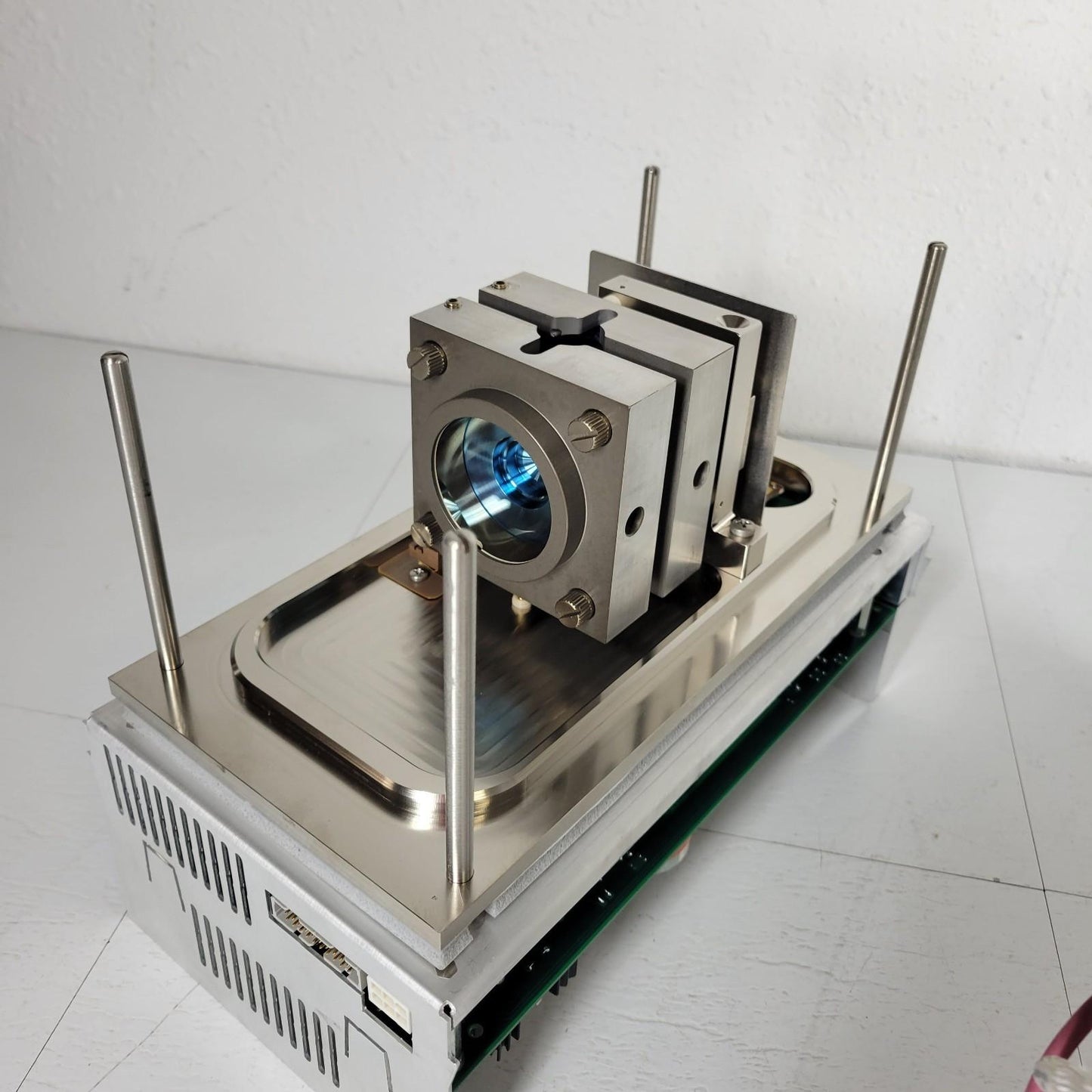 Varian 4000MS Spectrometer Chamber and Ion Detector Assembly 03-931230-01 UHV