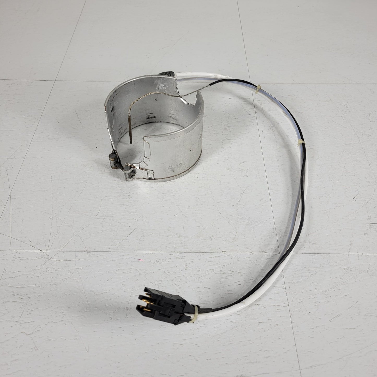 Varian Bakeout Heater Thermocouple Assy 6 Pin Connector 4 Inch Diameter ISO63