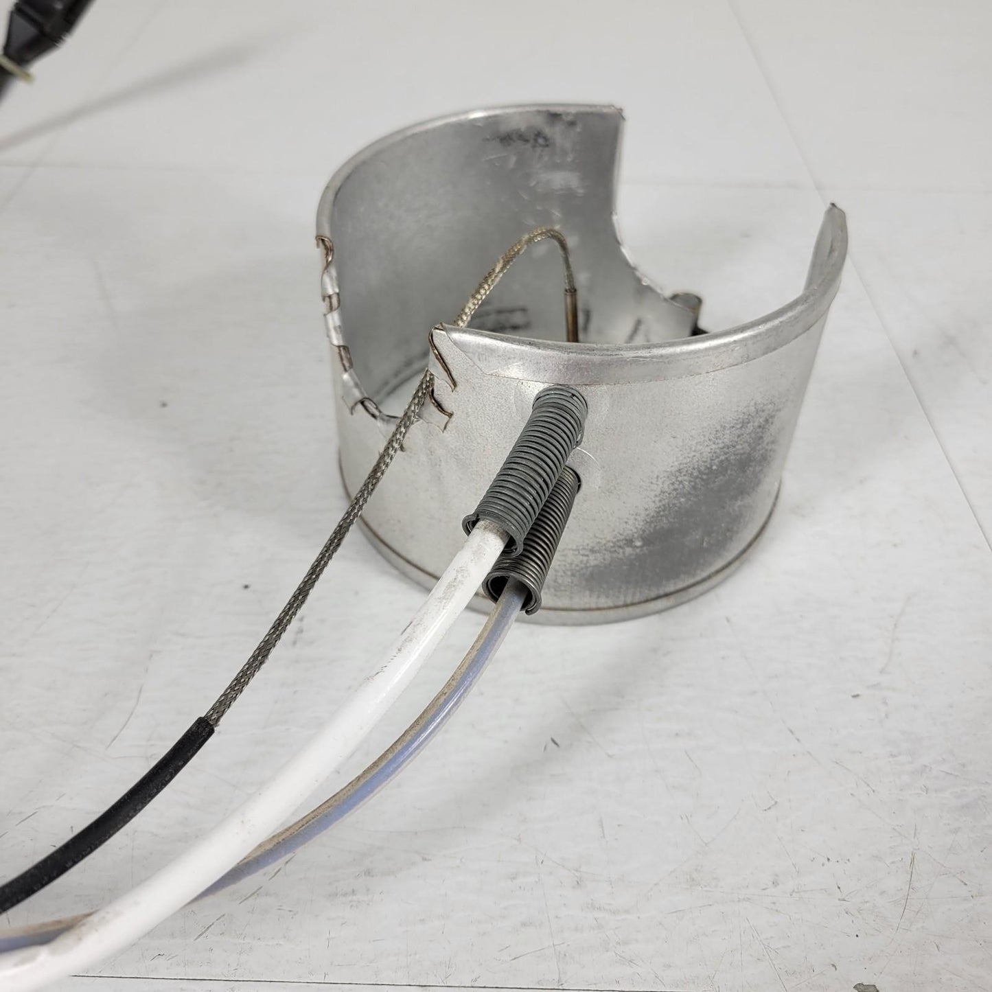 Varian Bakeout Heater Thermocouple Assy 6 Pin Connector 4 Inch Diameter ISO63