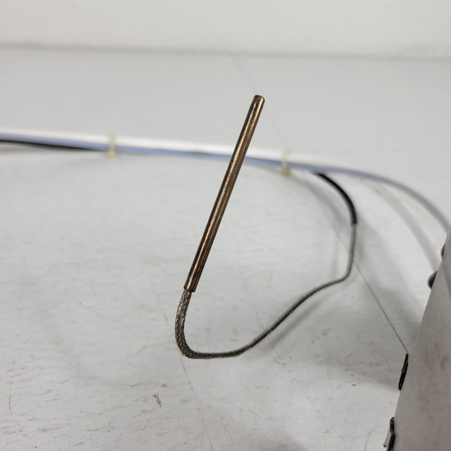 Varian Bakeout Heater Thermocouple Assy 6 Pin Connector 4 Inch Diameter ISO63