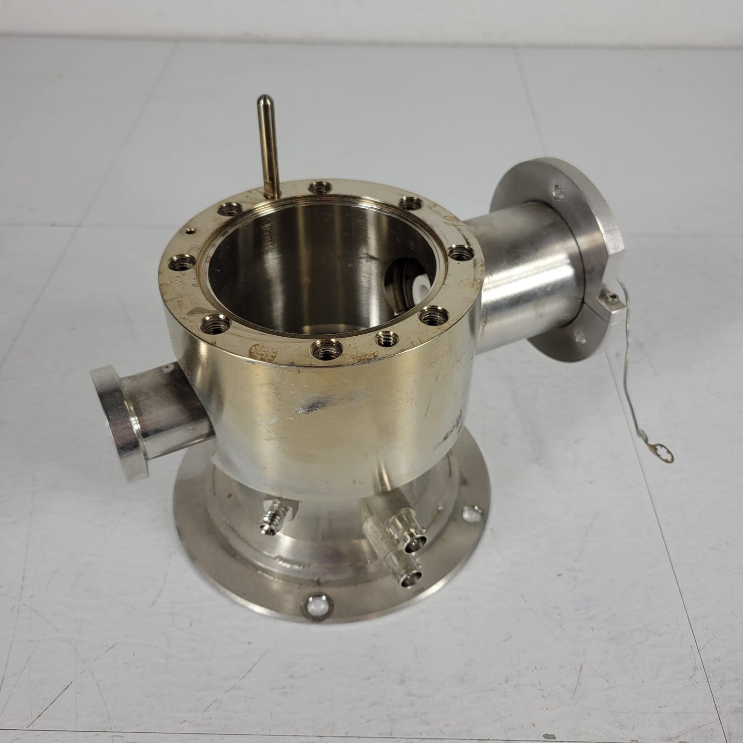 Varian Saturn II Spectrometer Chamber Manifold Ultra High Vacuum Coaxial ISO63