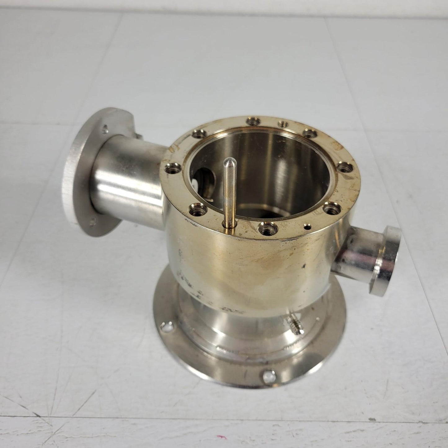 Varian Saturn II Spectrometer Chamber Manifold Ultra High Vacuum Coaxial ISO63