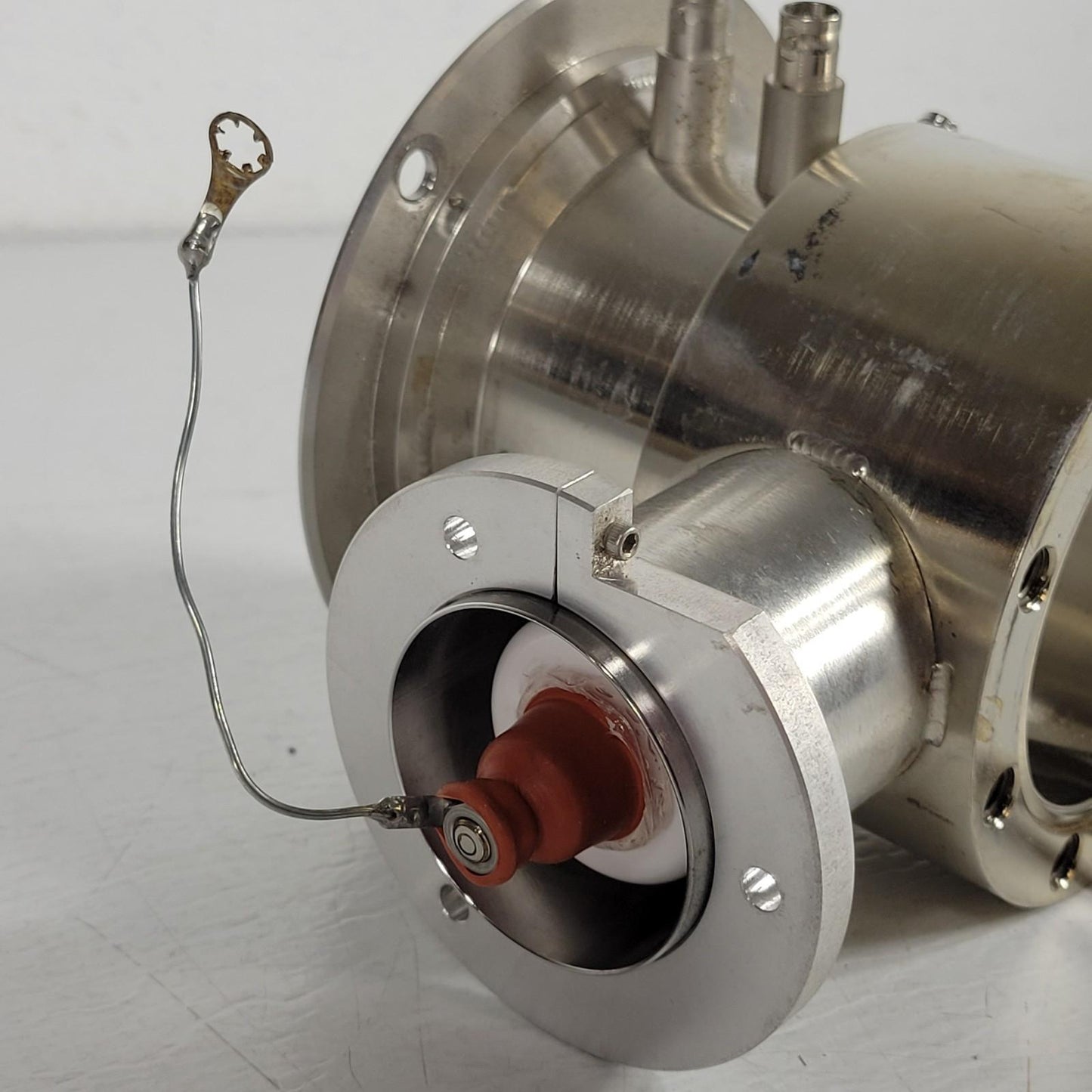 Varian Saturn II Spectrometer Chamber Manifold Ultra High Vacuum Coaxial ISO63