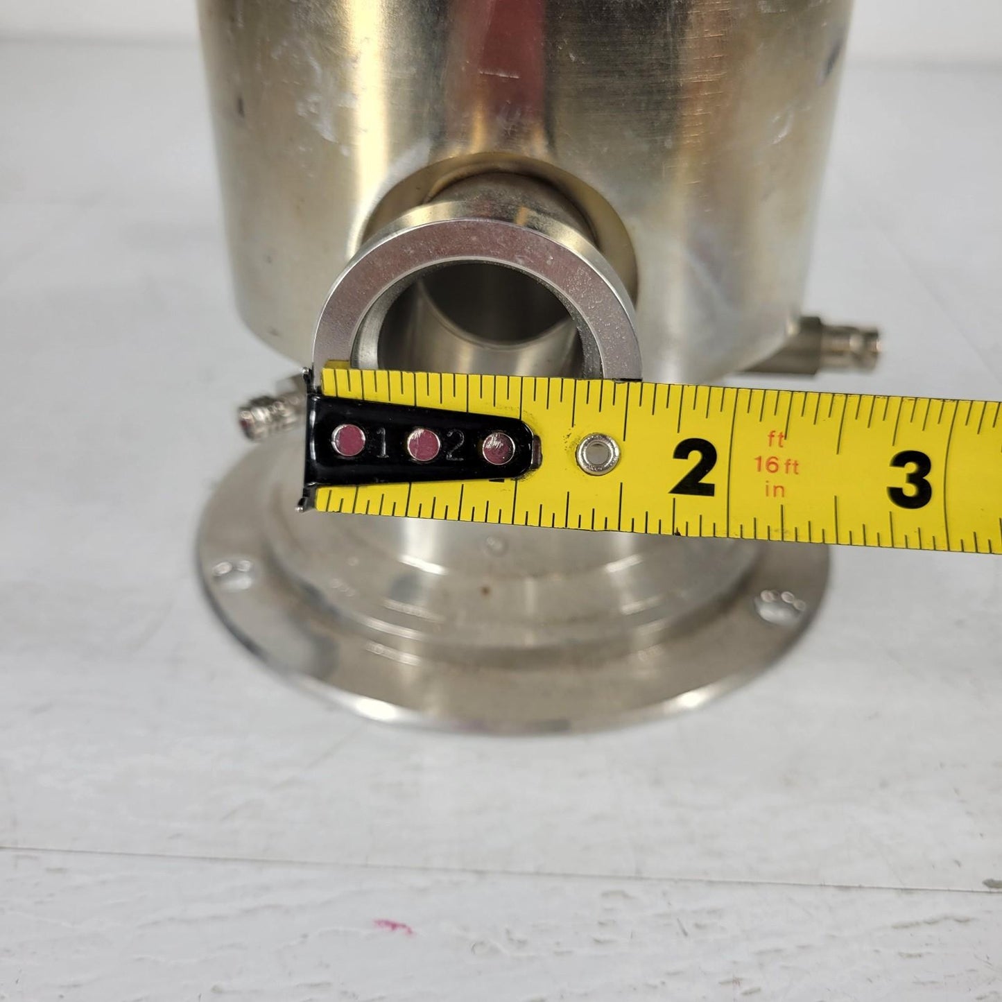 Varian Saturn II Spectrometer Chamber Manifold Ultra High Vacuum Coaxial ISO63