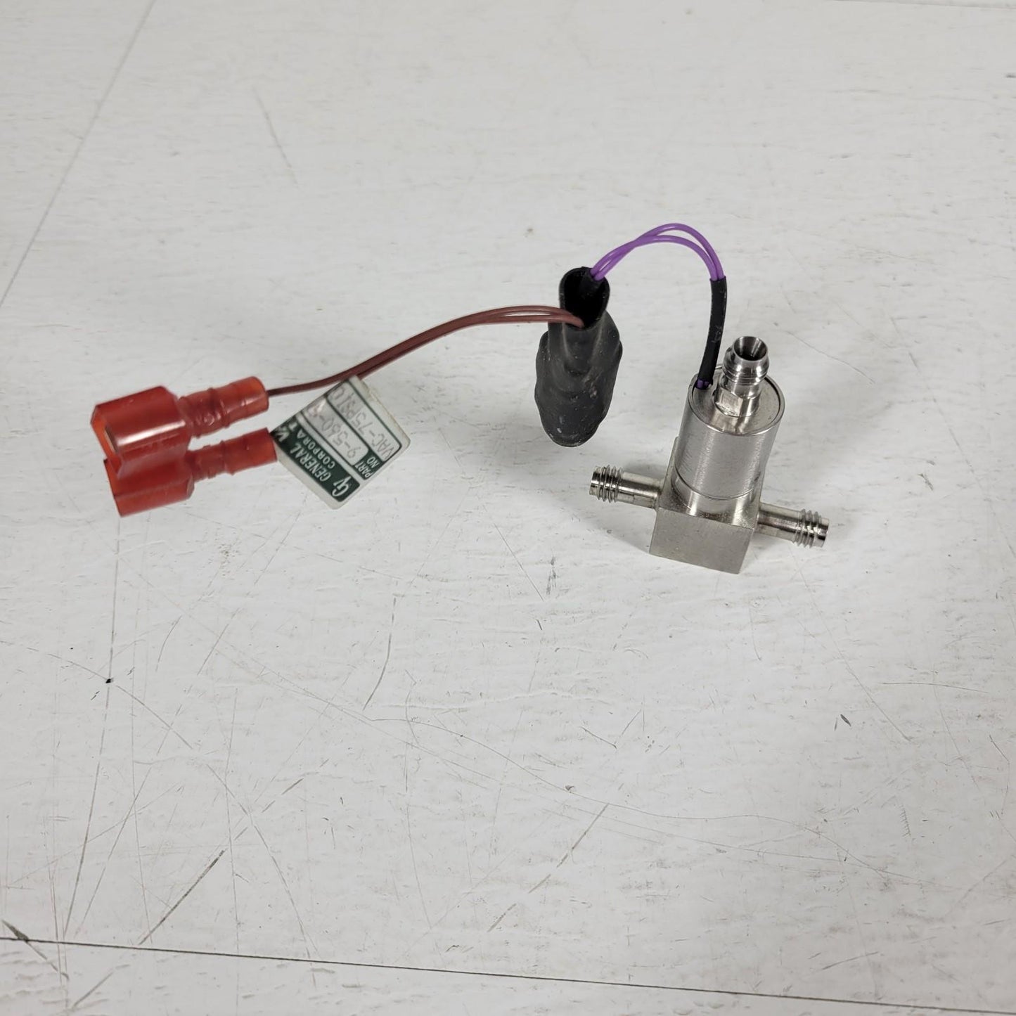 General Valve Corporation 9-560-900 24VAC Switching Manifold 3 Way Switch 1/8"