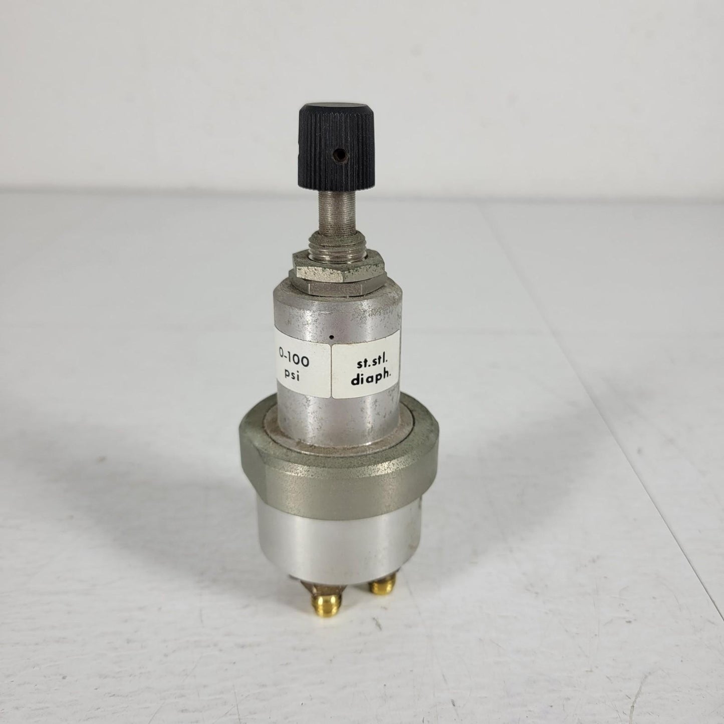 Porter Instrument Co 8311 Pressure Regulator 0-100psi Three Port 1/8" Swagelok