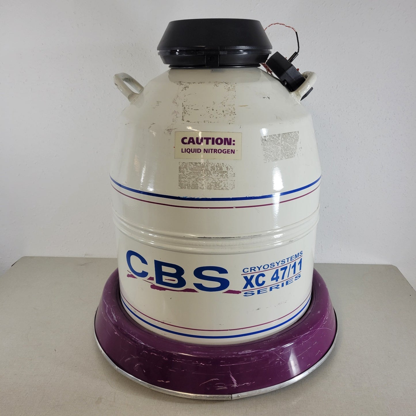 CBS Custom Biogenic Systems XC47/11 Cryochamber Liquid Nitrogen and Rolling Base